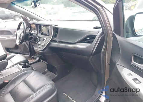 2015 Toyota Sienna Se 8 Passenger z USA, uszkodzony, nr VIN 5TDXK3DC0FS678882